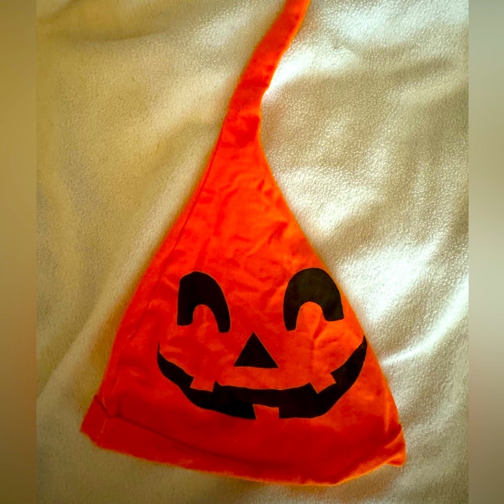 Newborn baby hat 🎃